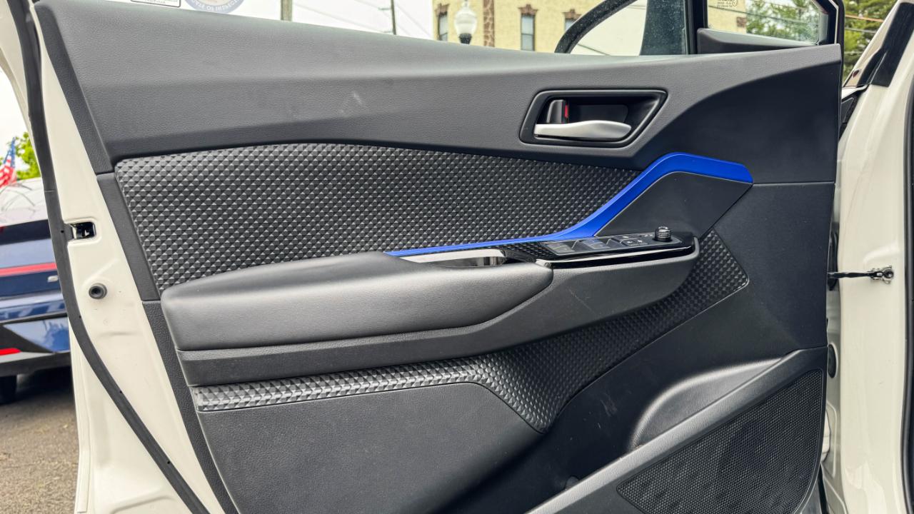 Toyota C-HR XLE 4D SUV 2020