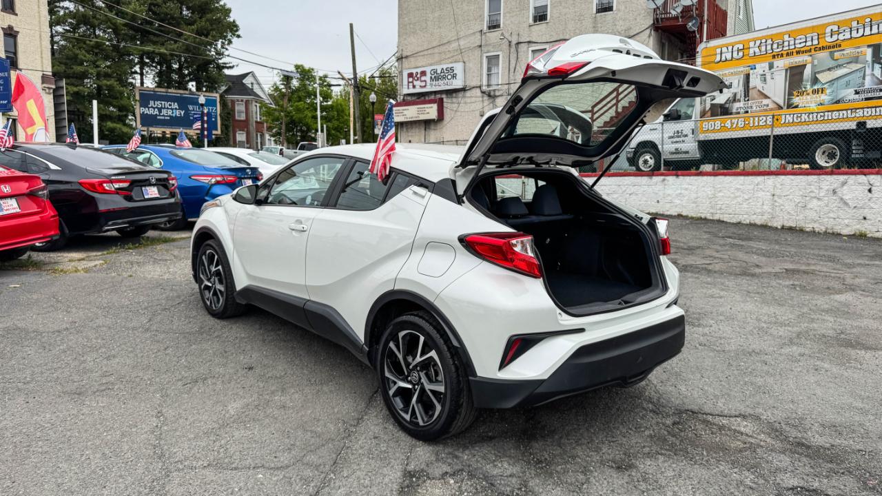 Toyota C-HR XLE 4D SUV 2020