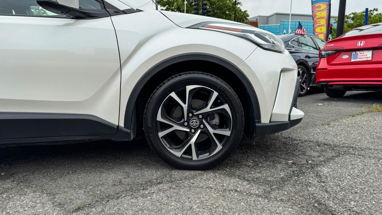 Toyota C-HR XLE 4D SUV 2020
