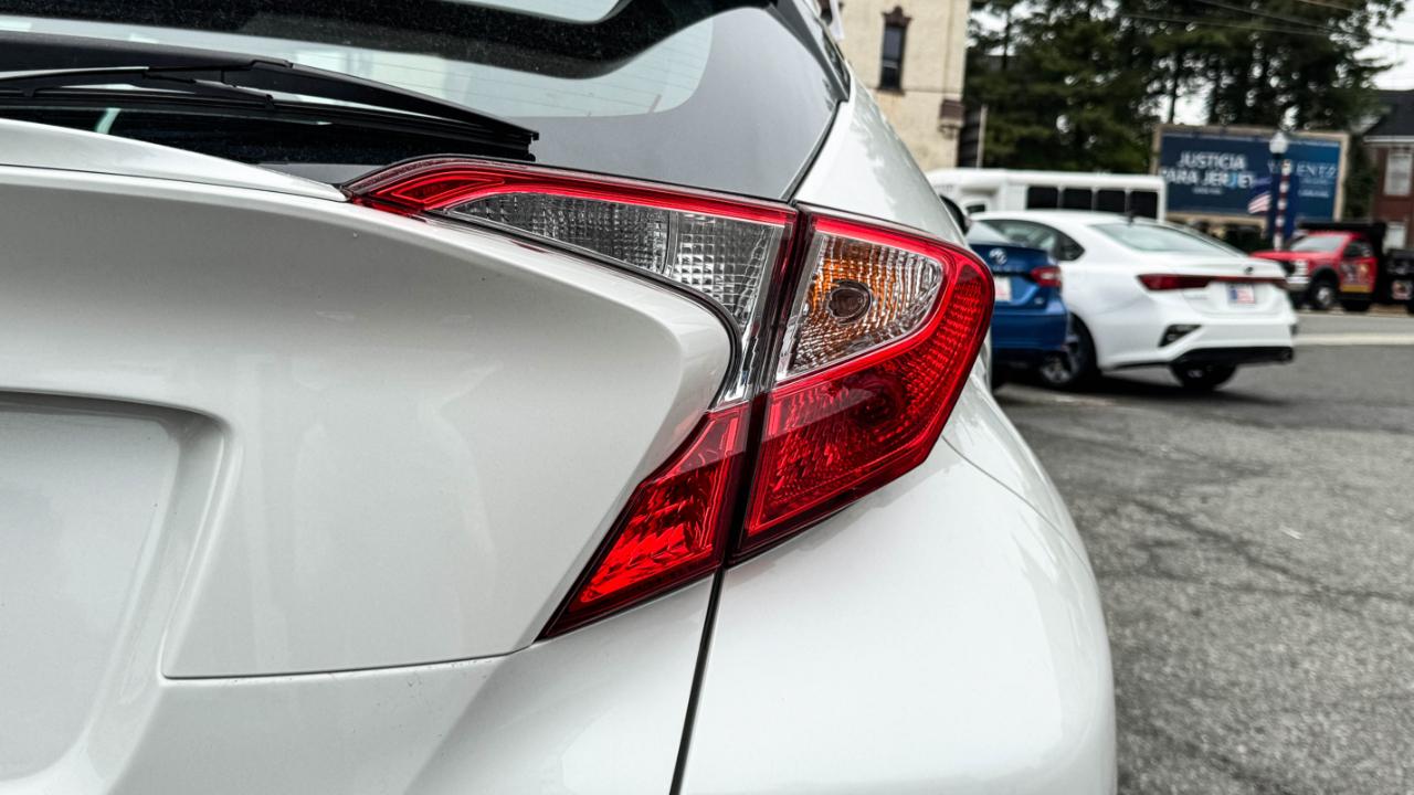 Toyota C-HR XLE 4D SUV 2020