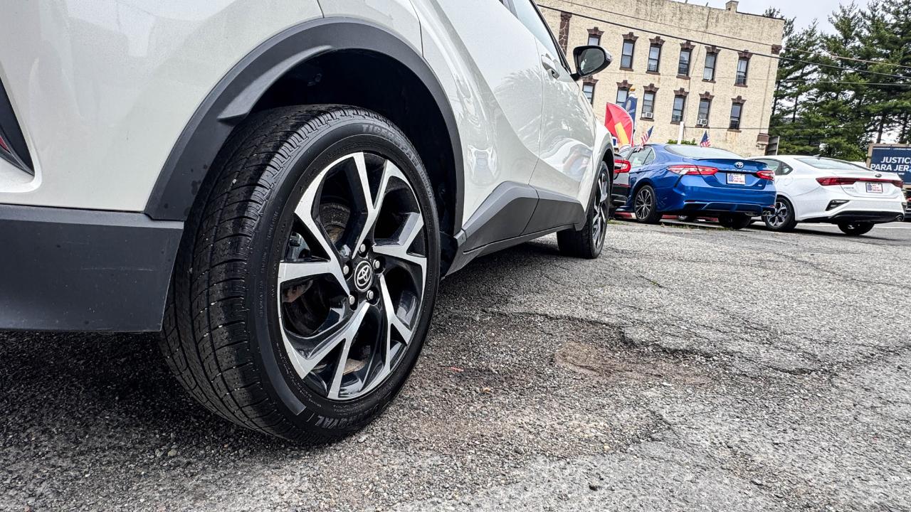 Toyota C-HR XLE 4D SUV 2020