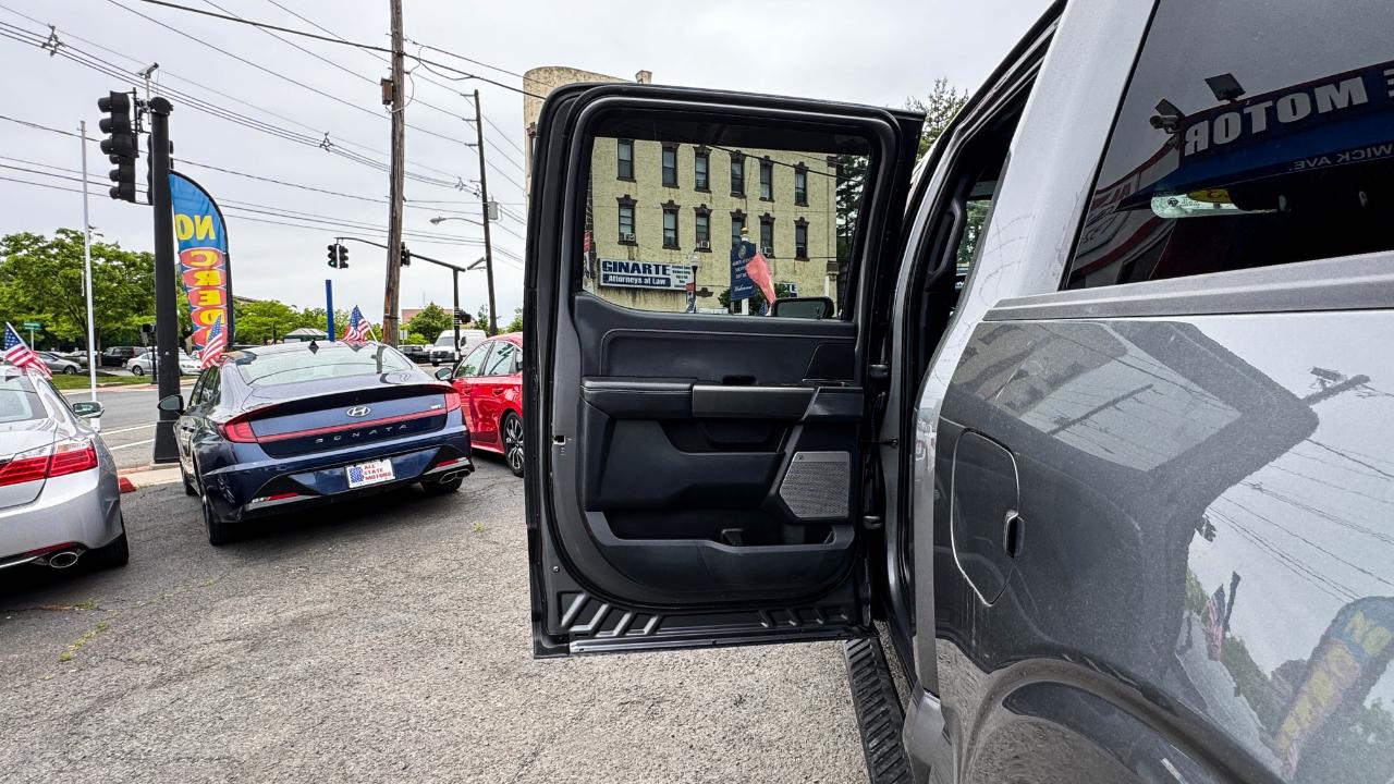 Ford F-150 XLT 4WD SuperCrew 5.5' Box 2023