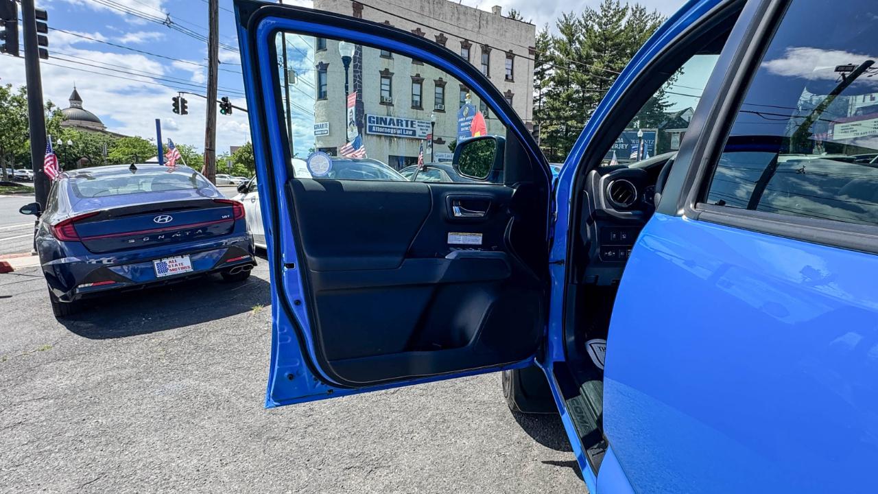Toyota Tacoma 4WD TRD Off Road Double Cab 5' Bed V6 AT (Natl) 2020