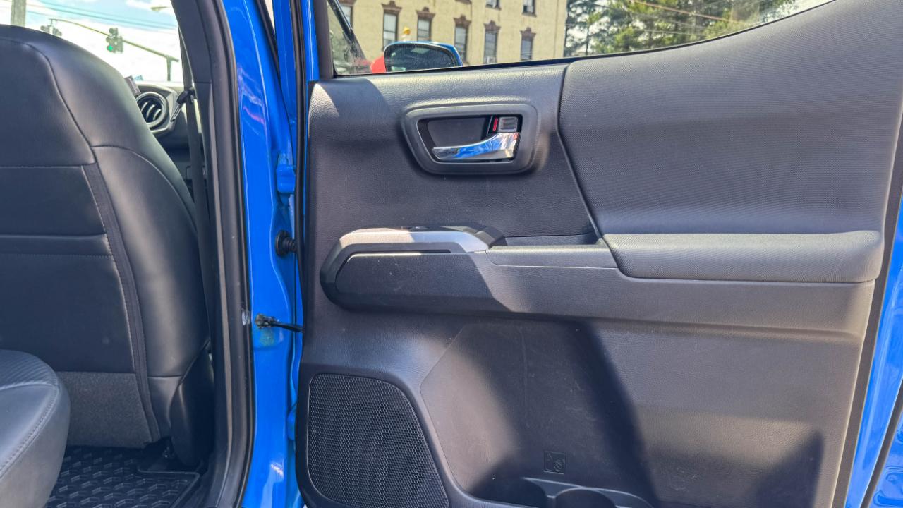 Toyota Tacoma 4WD TRD Off Road Double Cab 5' Bed V6 AT (Natl) 2020