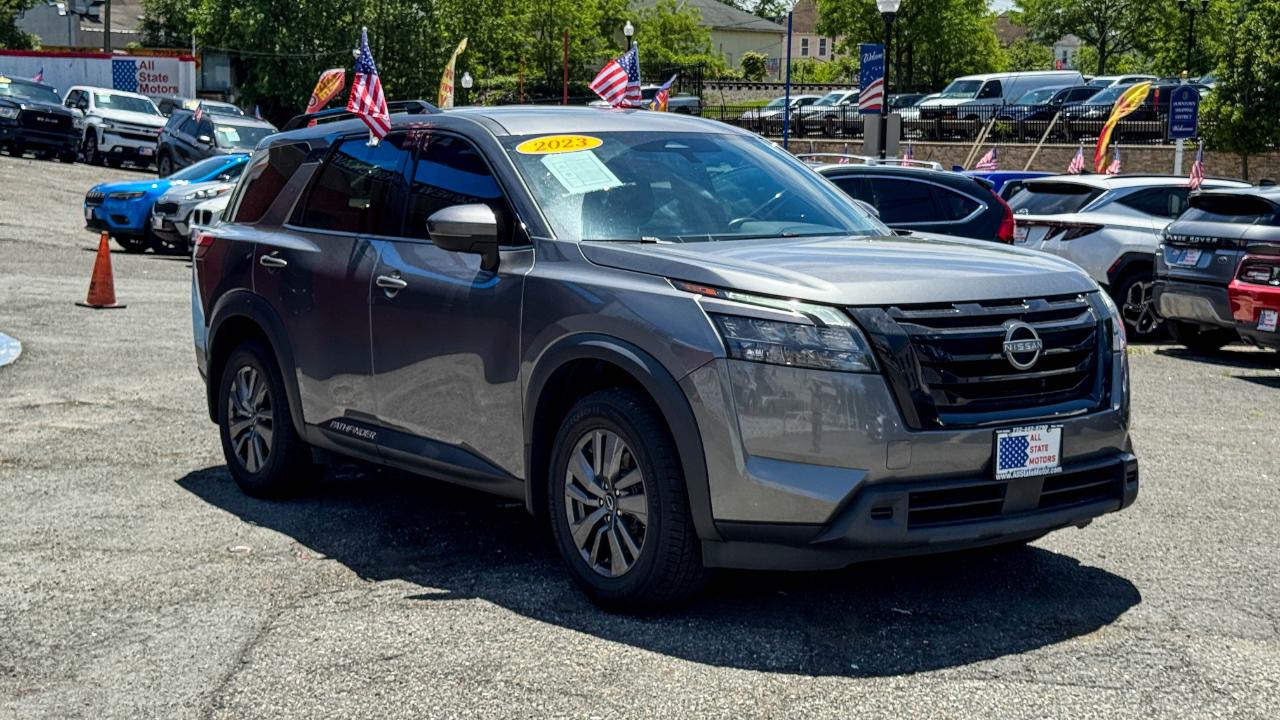 Nissan Pathfinder SV 4WD 2023
