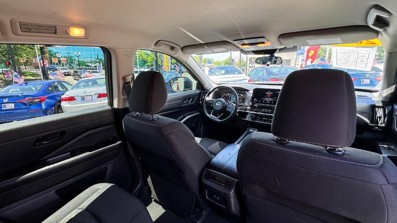 Nissan Pathfinder SV 4WD 2023