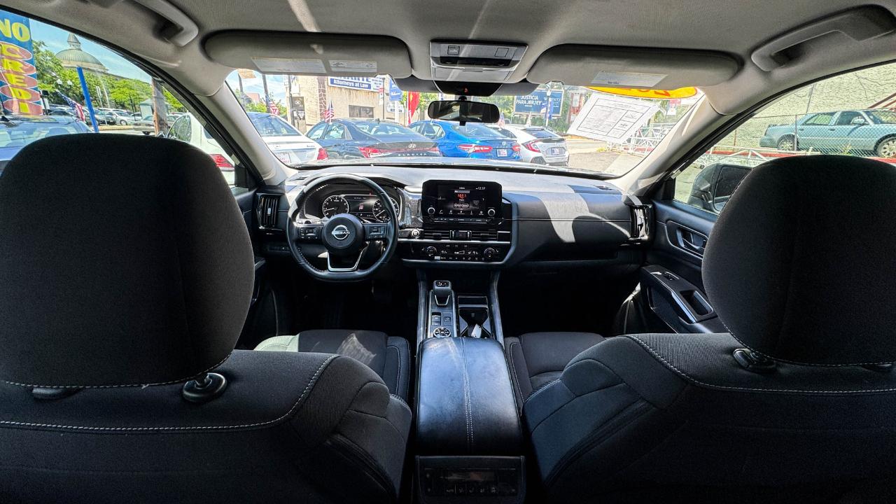 Nissan Pathfinder SV 4WD 2023