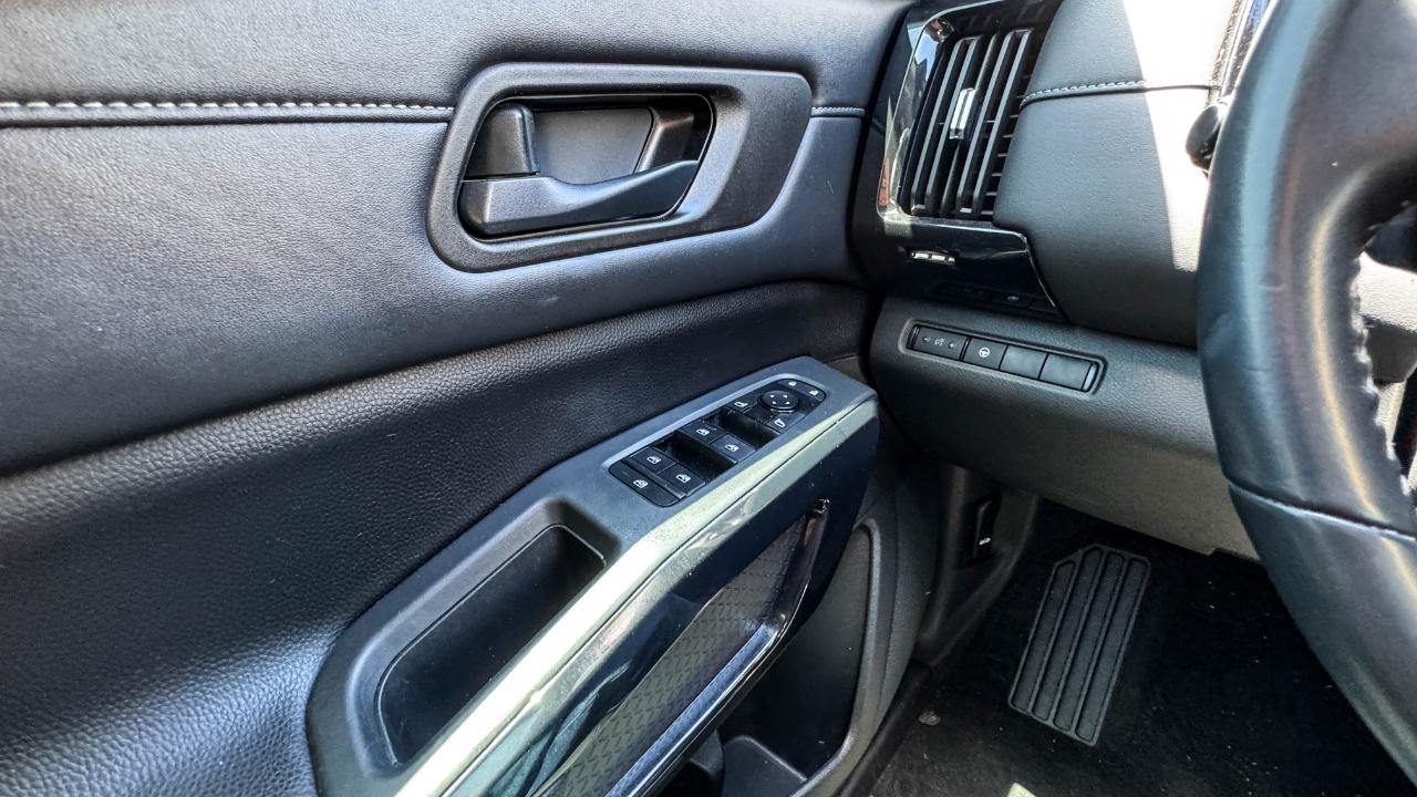 Nissan Pathfinder SV 4WD 2023