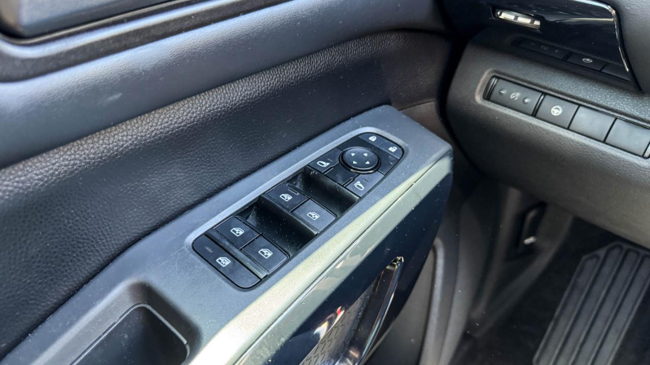 Nissan Pathfinder SV 4WD 2023