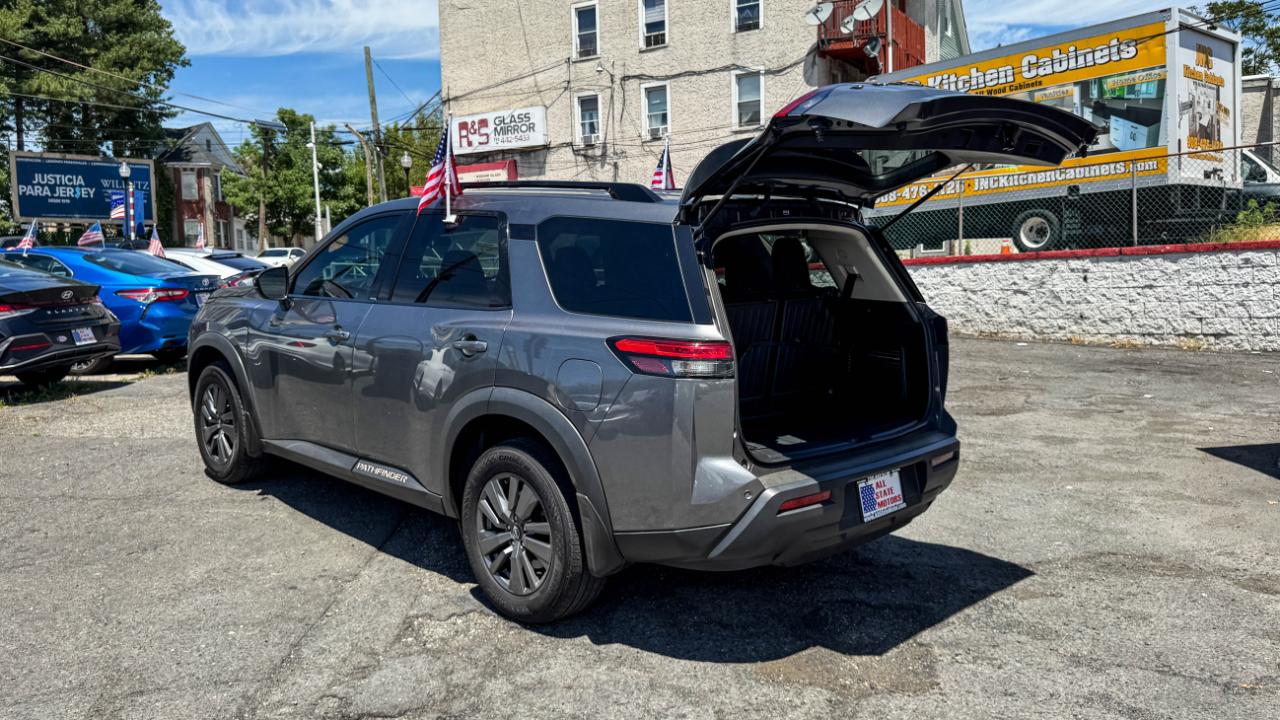 Nissan Pathfinder SV 4WD 2023