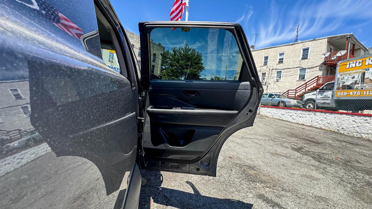 Nissan Pathfinder SV 4WD 2023