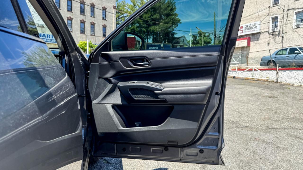 Nissan Pathfinder SV 4WD 2023