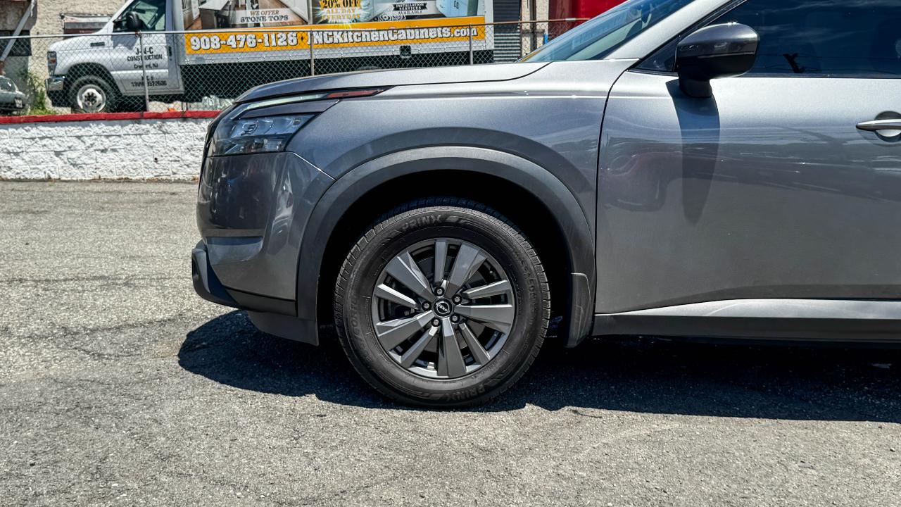 Nissan Pathfinder SV 4WD 2023