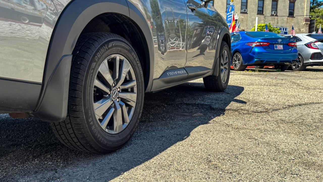 Nissan Pathfinder SV 4WD 2023