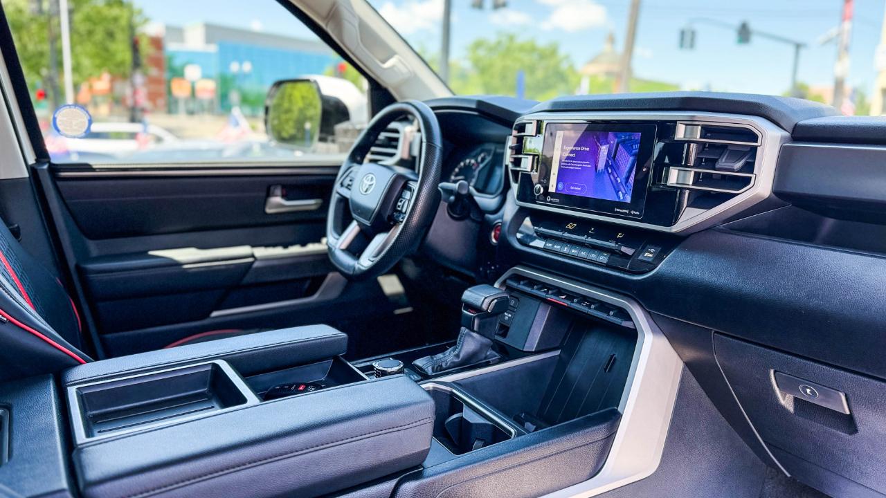 Toyota Tundra 4WD SR5 CrewMax 5.5' Bed (Natl) 2024