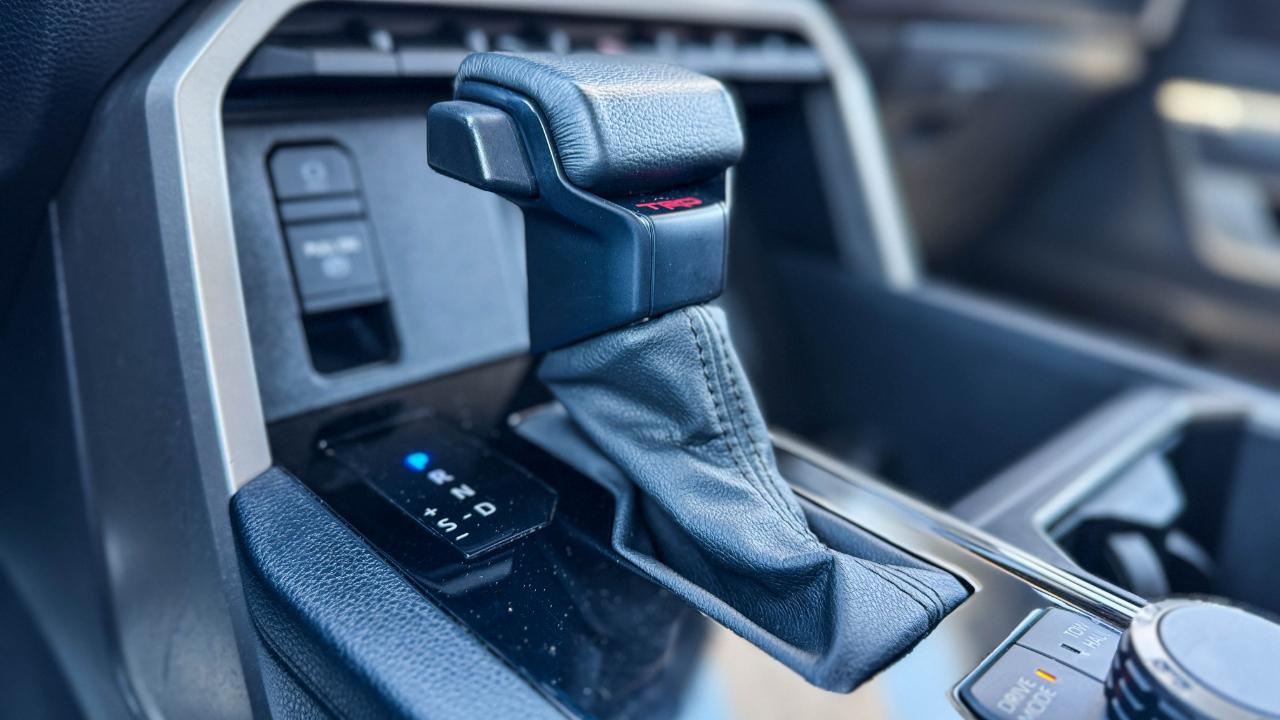 Toyota Tundra 4WD SR5 CrewMax 5.5' Bed (Natl) 2024