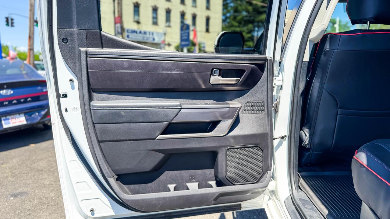 Toyota Tundra 4WD SR5 CrewMax 5.5' Bed (Natl) 2024