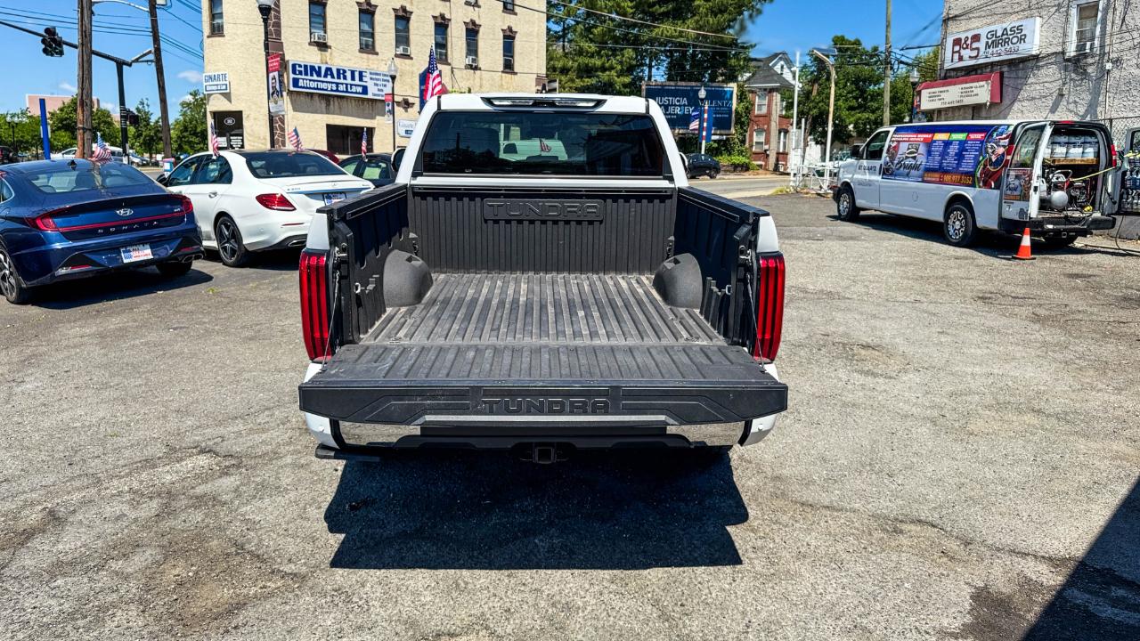 Toyota Tundra 4WD SR5 CrewMax 5.5' Bed (Natl) 2024