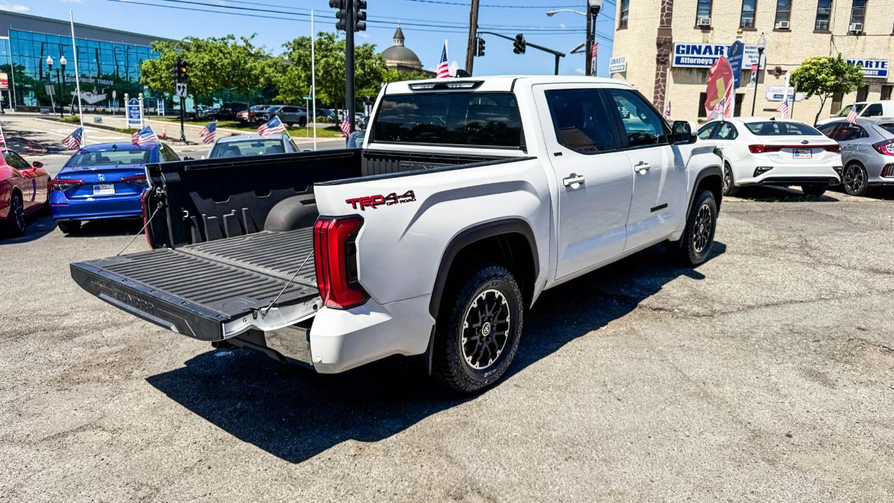 Toyota Tundra 4WD SR5 CrewMax 5.5' Bed (Natl) 2024