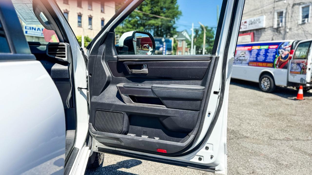 Toyota Tundra 4WD SR5 CrewMax 5.5' Bed (Natl) 2024