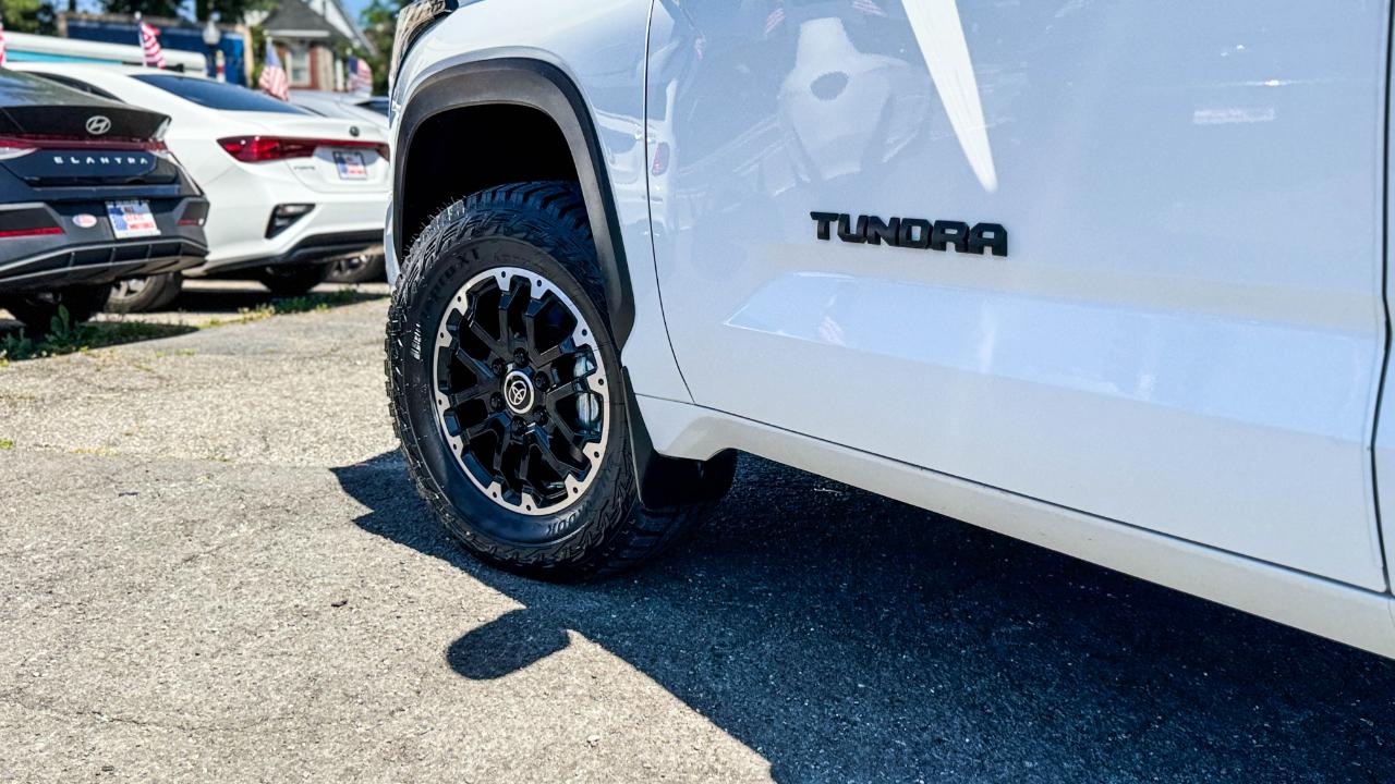 Toyota Tundra 4WD SR5 CrewMax 5.5' Bed (Natl) 2024