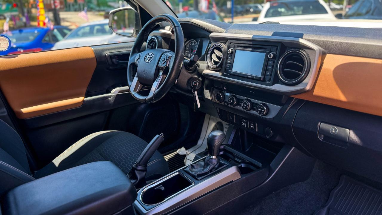 Toyota Tacoma 4WD SR5 Double Cab 5' Bed V6 AT (Natl) 2019