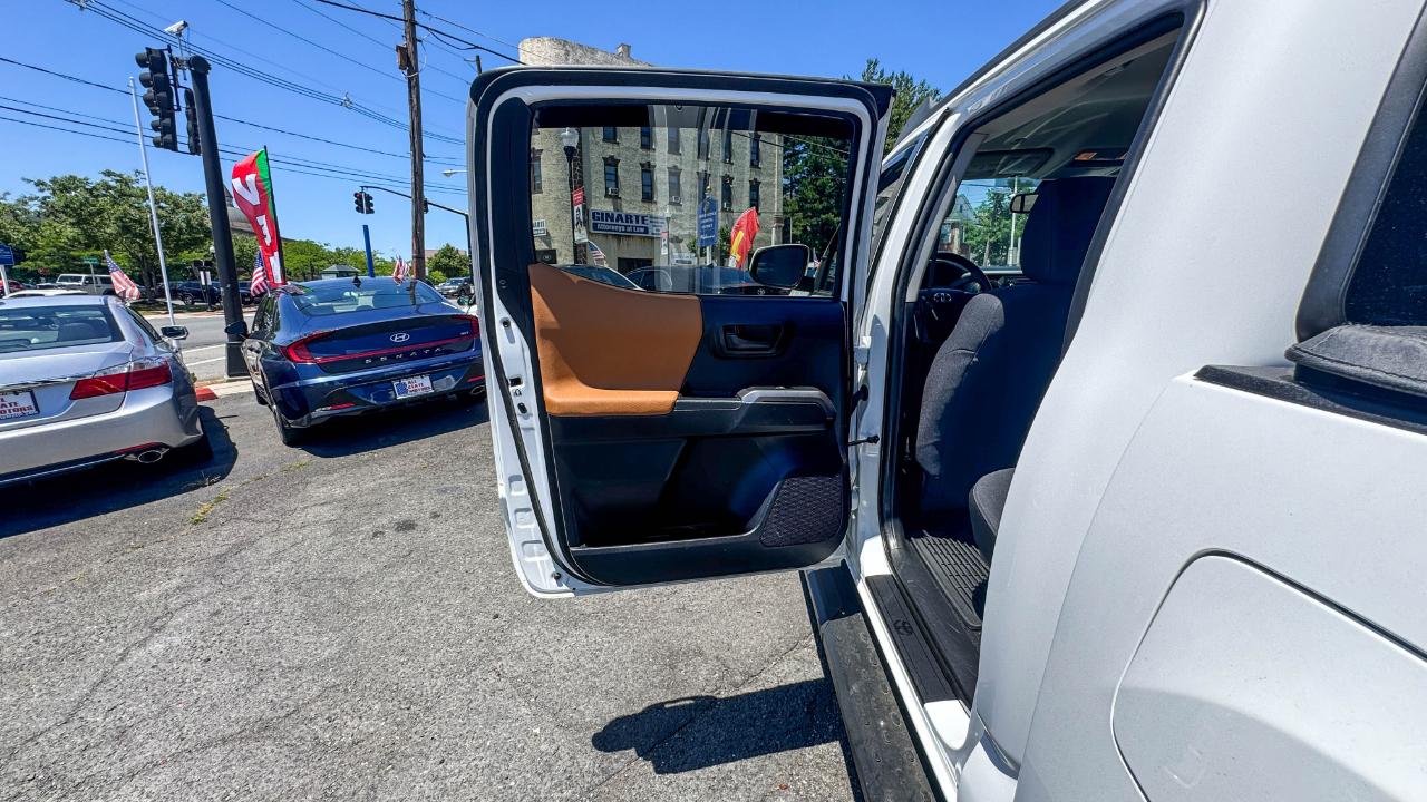 Toyota Tacoma 4WD SR5 Double Cab 5' Bed V6 AT (Natl) 2019