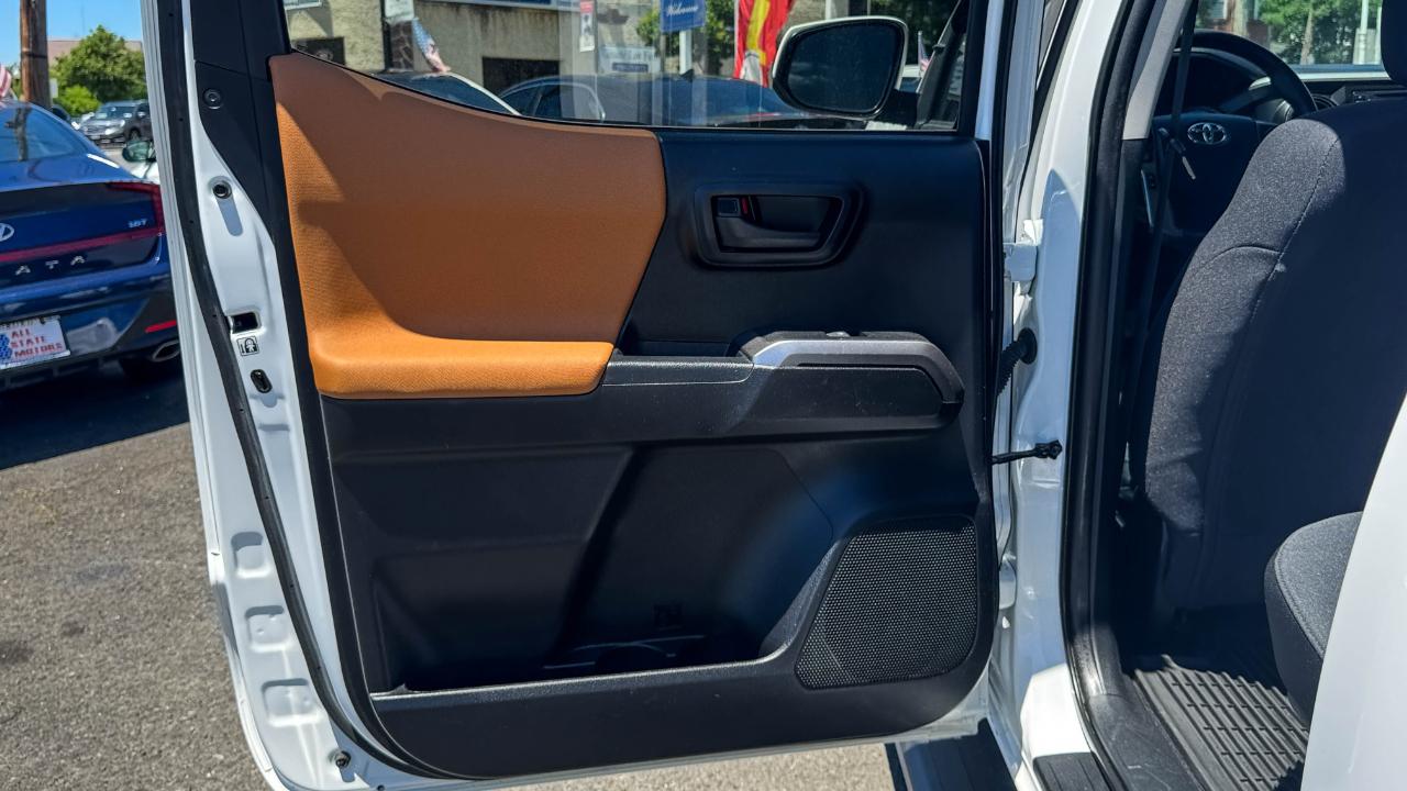 Toyota Tacoma 4WD SR5 Double Cab 5' Bed V6 AT (Natl) 2019