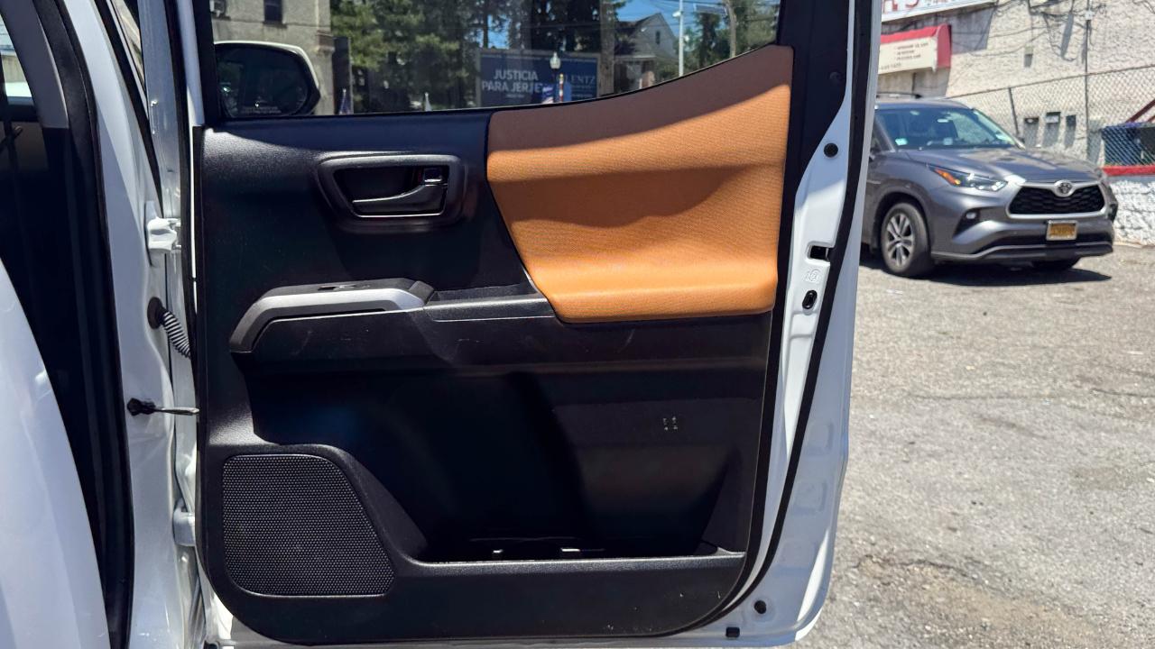 Toyota Tacoma 4WD SR5 Double Cab 5' Bed V6 AT (Natl) 2019