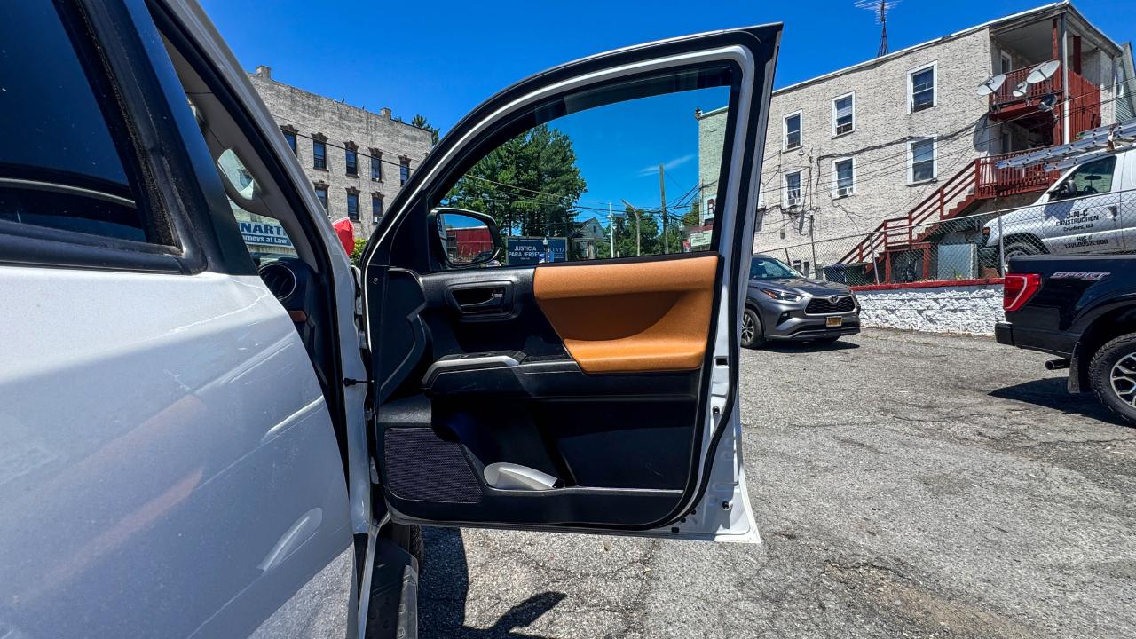 Toyota Tacoma 4WD SR5 Double Cab 5' Bed V6 AT (Natl) 2019
