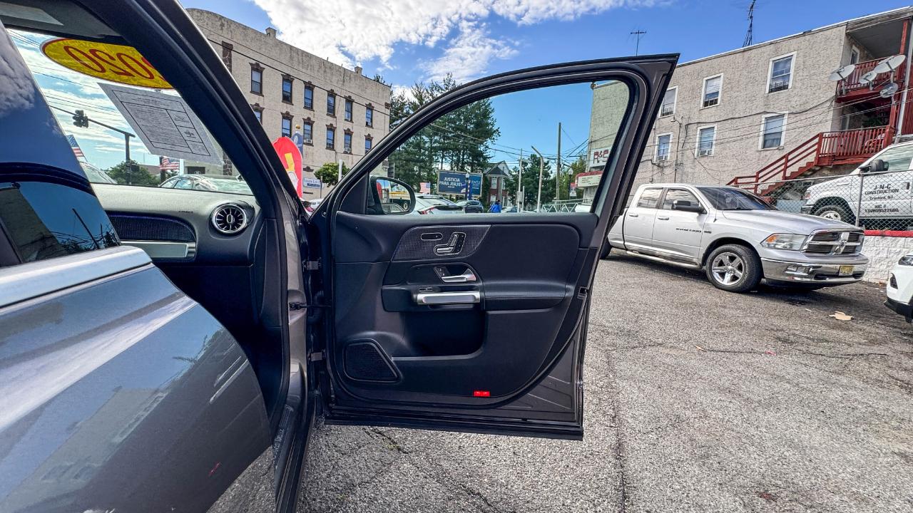 Mercedes-Benz GLB GLB 250 4MATIC SUV 2020