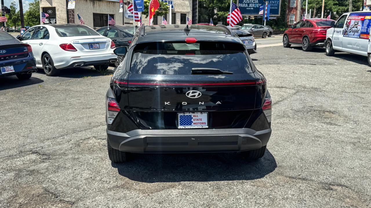 Hyundai Kona SEL FWD 2024