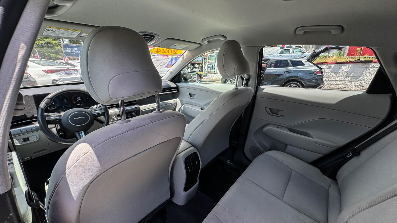 Hyundai Kona SEL FWD 2024