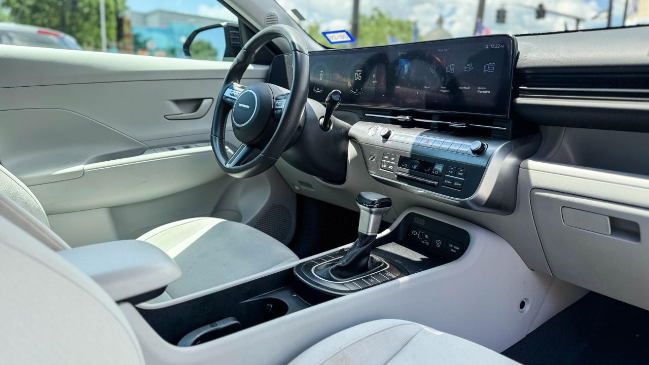 Hyundai Kona SEL FWD 2024