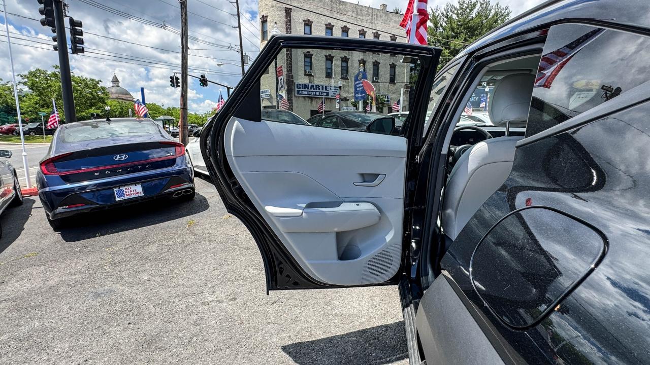 Hyundai Kona SEL FWD 2024