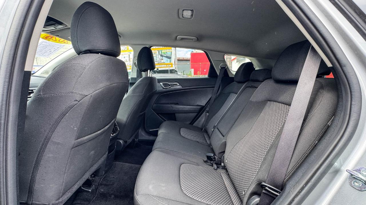 Kia Sportage LX FWD 2024