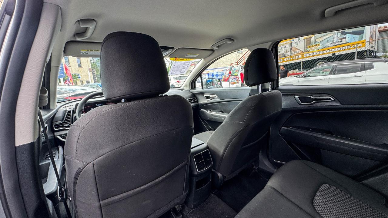 Kia Sportage LX FWD 2024