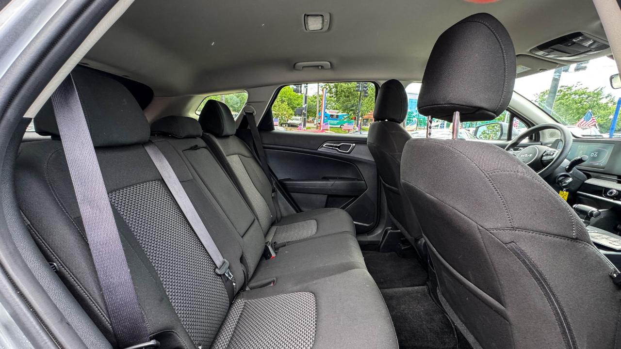 Kia Sportage LX FWD 2024