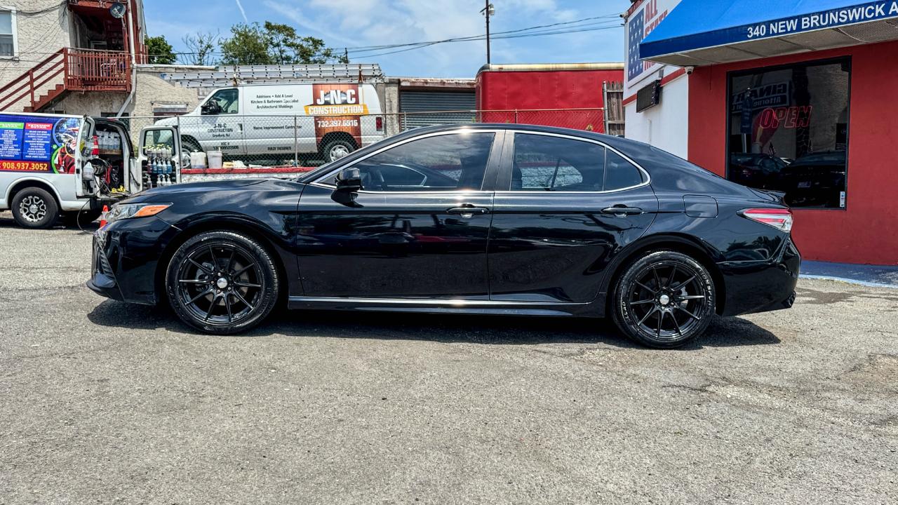 Toyota Camry SE Auto (Natl) 2019