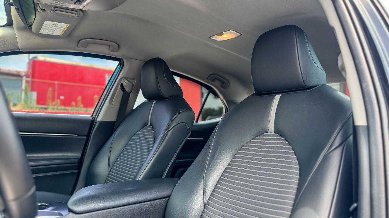 Toyota Camry SE Auto (Natl) 2019