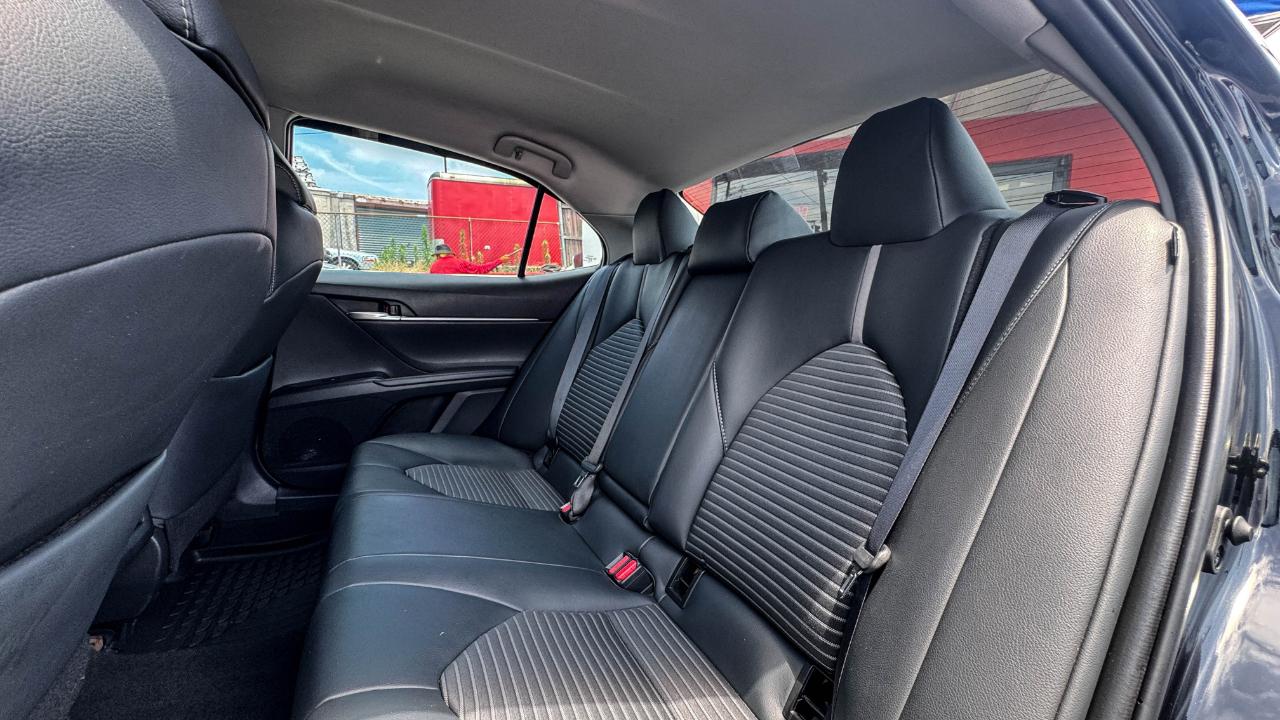 Toyota Camry SE Auto (Natl) 2019