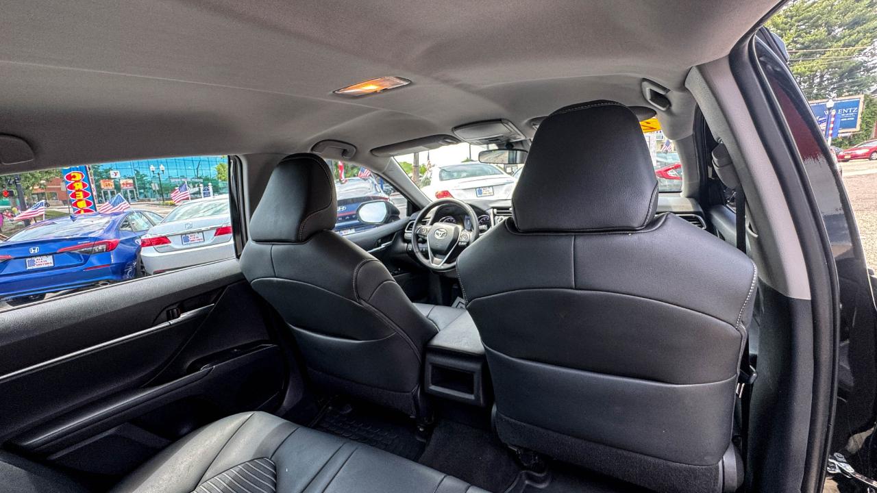 Toyota Camry SE Auto (Natl) 2019