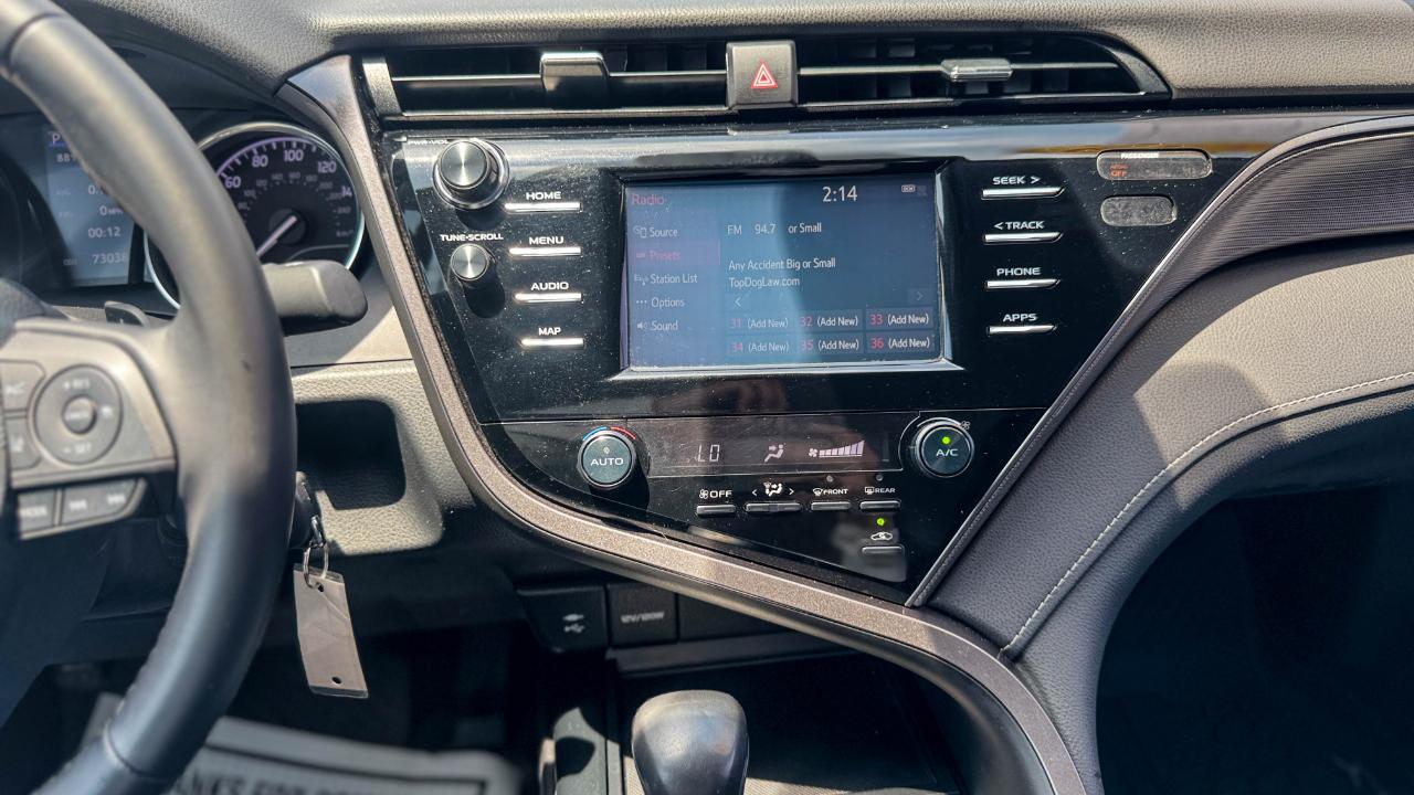 Toyota Camry SE Auto (Natl) 2019