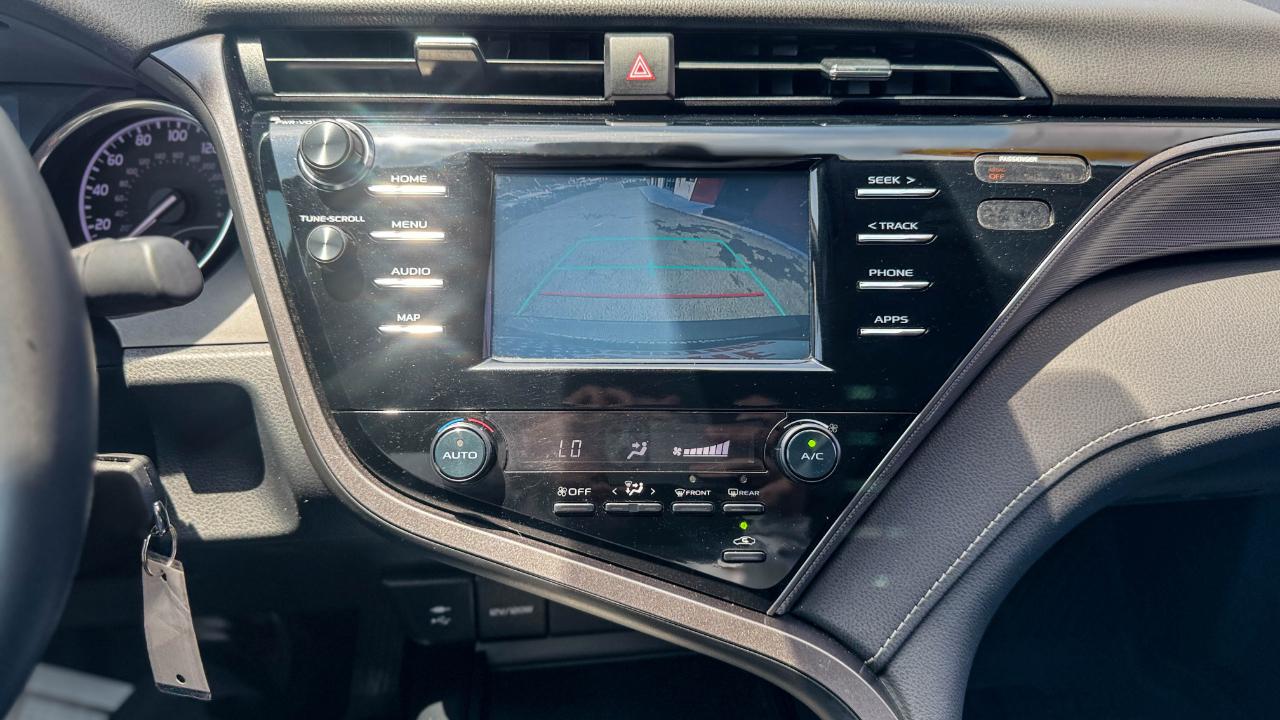 Toyota Camry SE Auto (Natl) 2019