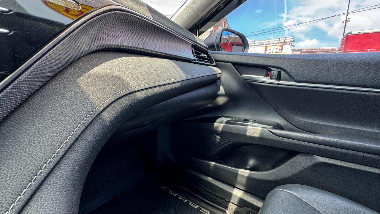 Toyota Camry SE Auto (Natl) 2019