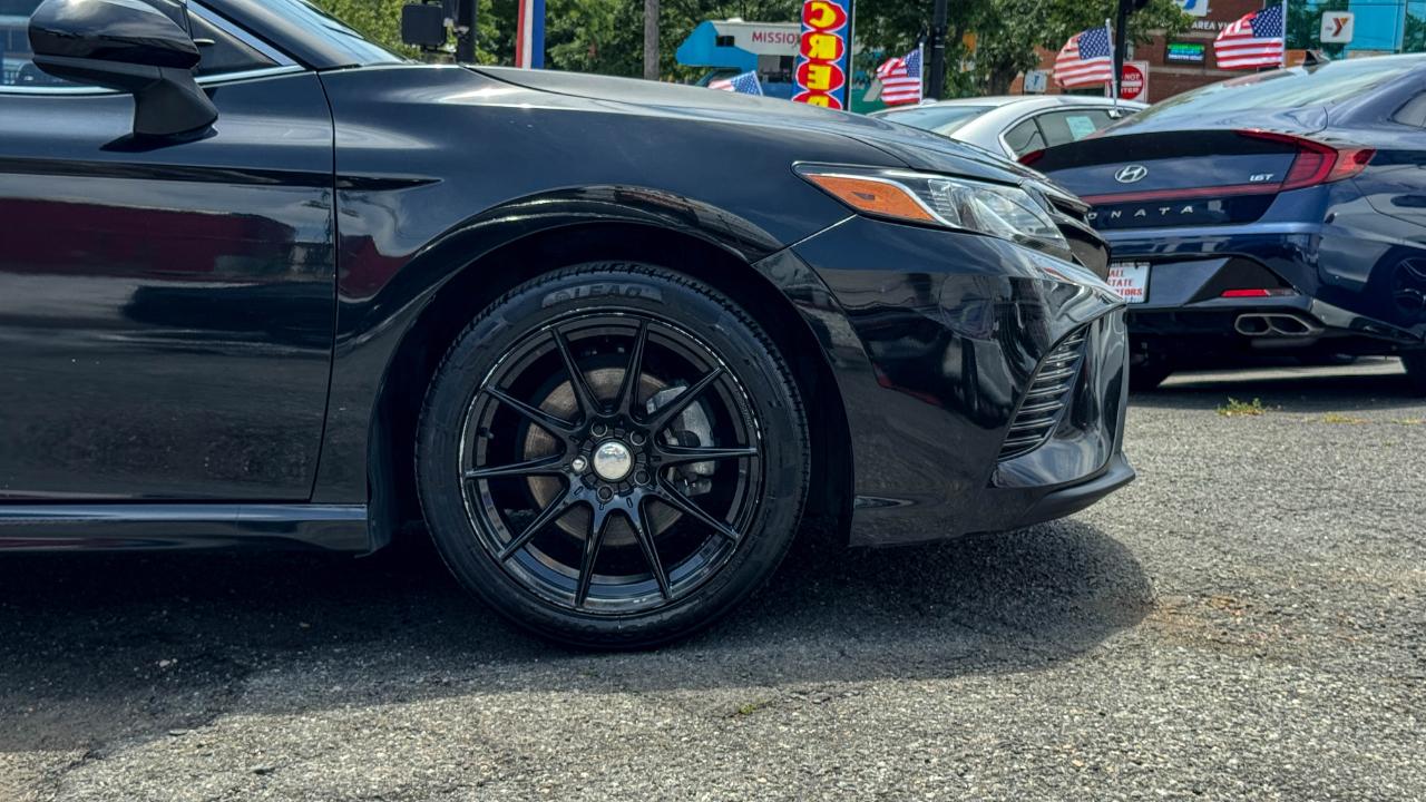 Toyota Camry SE Auto (Natl) 2019