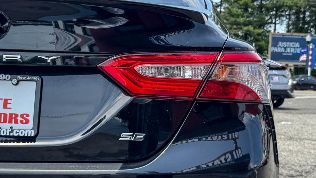 Toyota Camry SE Auto (Natl) 2019