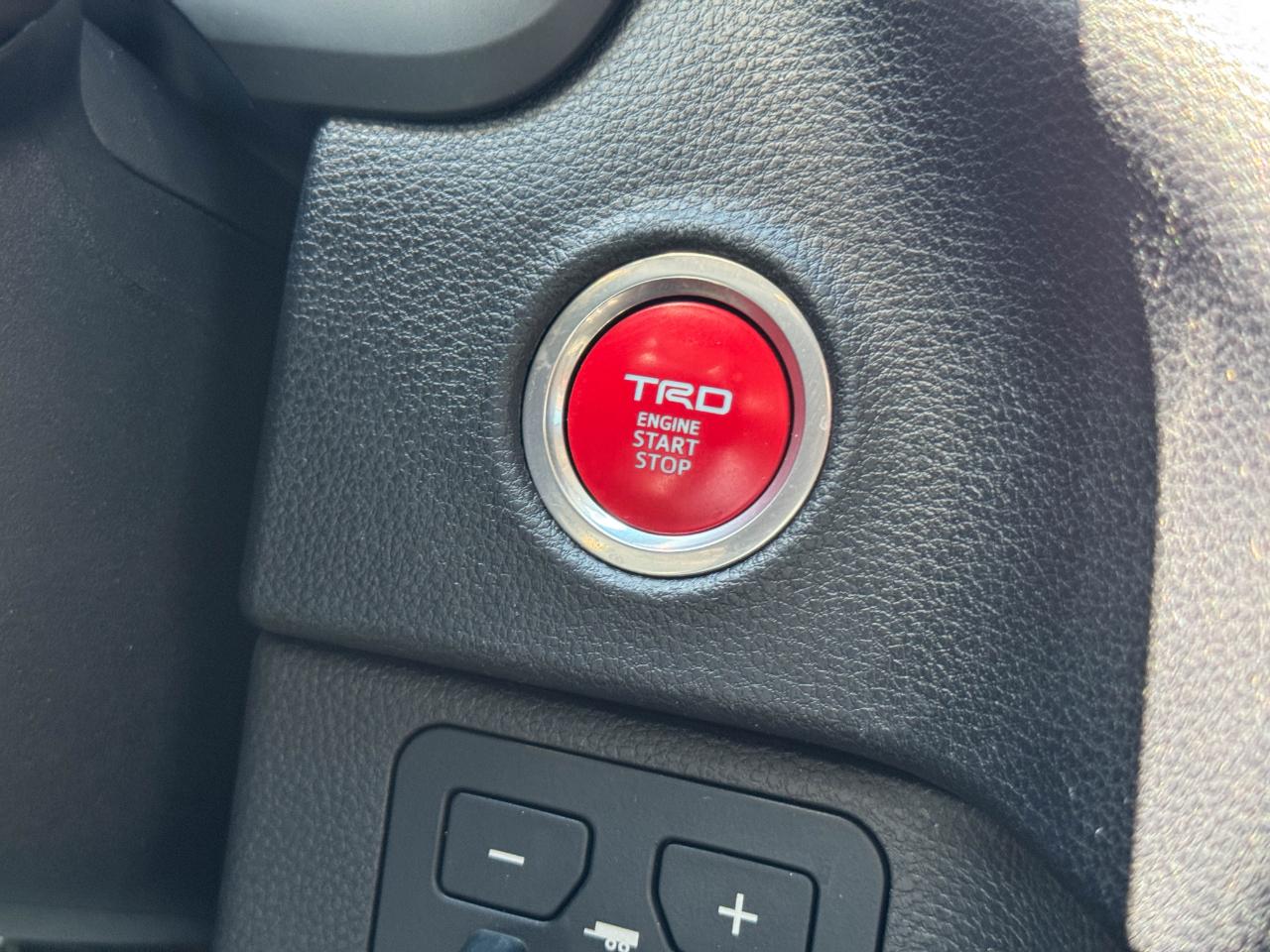 Toyota Tundra 4WD SR5 CrewMax 5.5' Bed (Natl) 2023