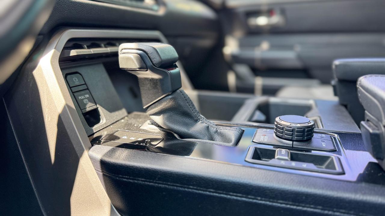 Toyota Tundra 4WD SR5 CrewMax 5.5' Bed (Natl) 2023