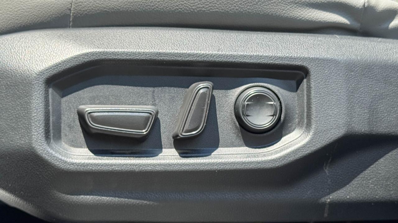 Toyota Tundra 4WD SR5 CrewMax 5.5' Bed (Natl) 2023